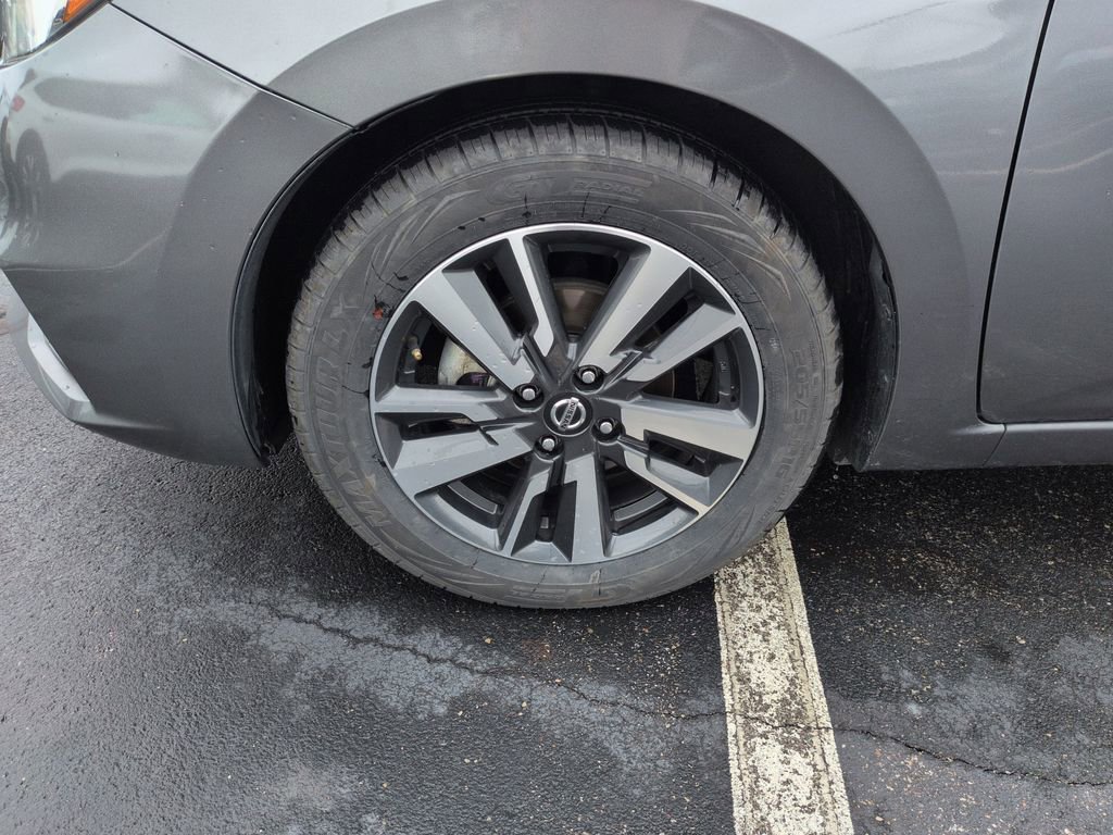 Used 2021 Nissan Versa SV FWD image 28
