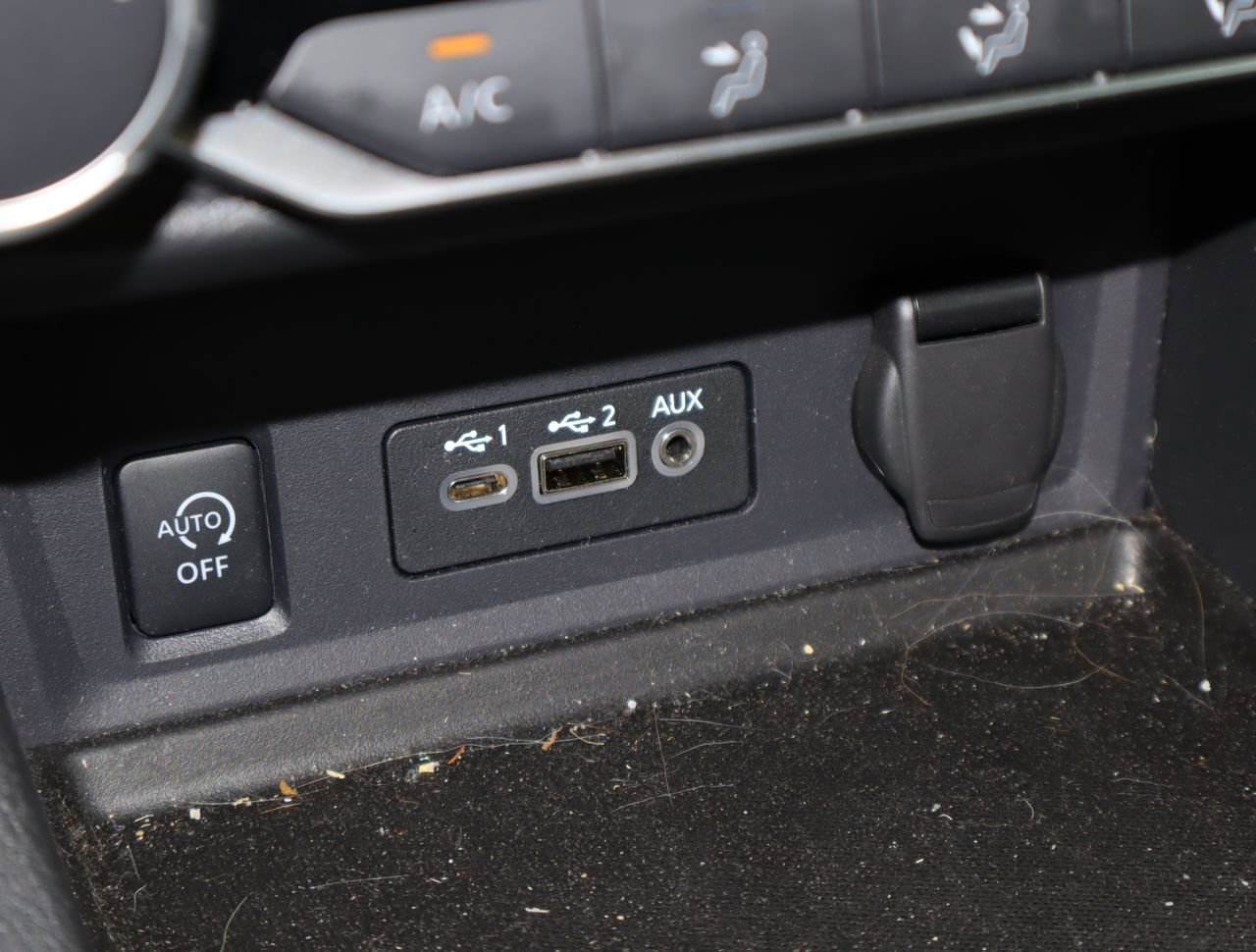 Used 2024 Nissan Sentra SV w/ Trunk Package image 23