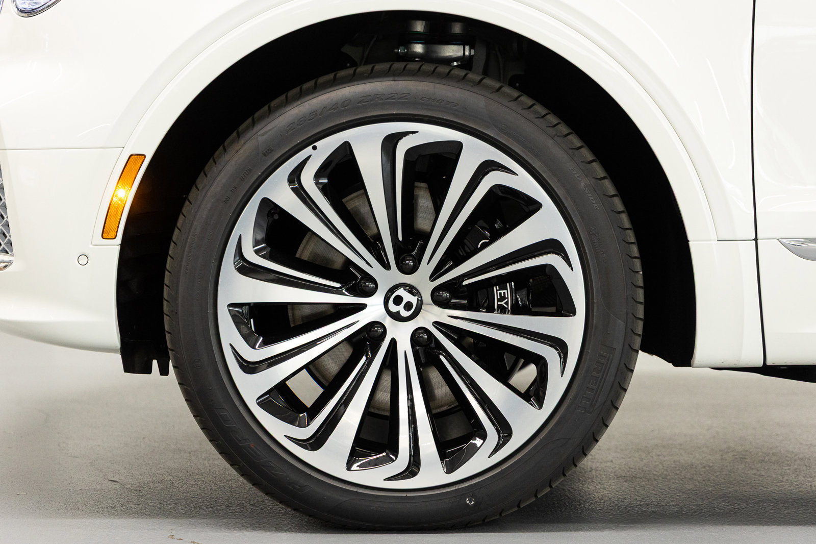 New 2026 Bentley Bentayga AWD/4WD image 16