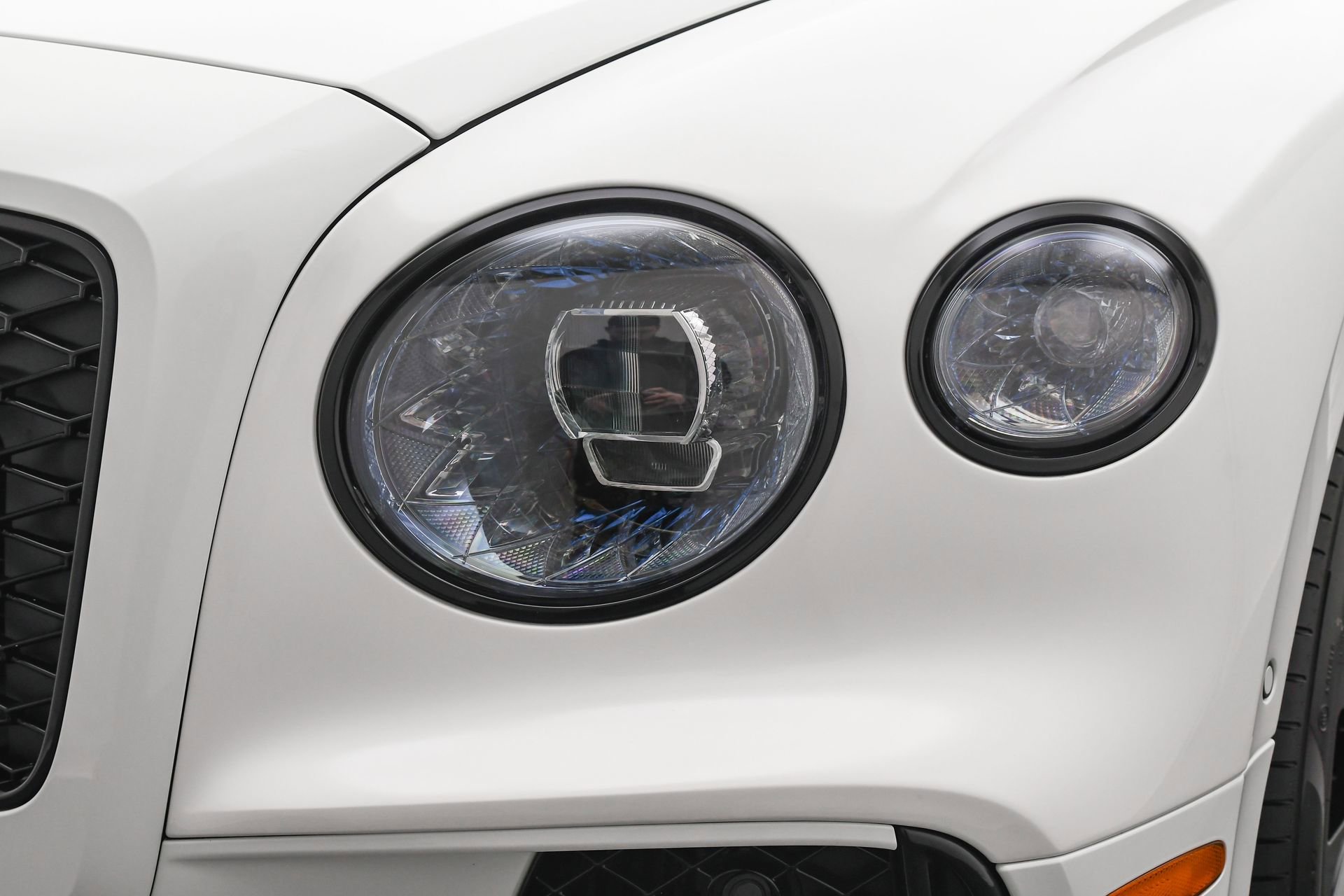 Used 2025 Bentley Flying Spur Plug-In Hybrid image 29