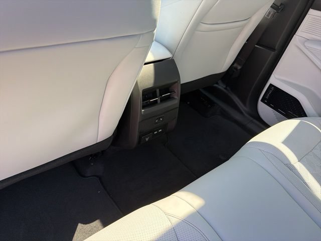 New 2026 Jeep Cherokee Overland w/ Advanced Pro Tech Group AWD/4WD image 9