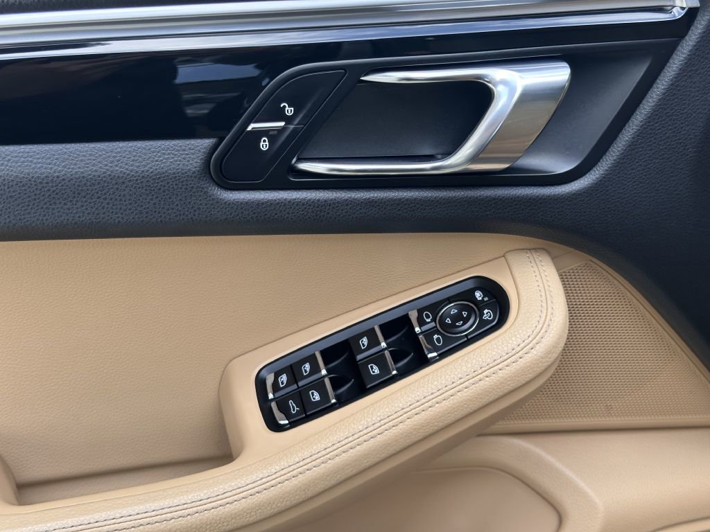 Used 2017 Porsche Macan image 23