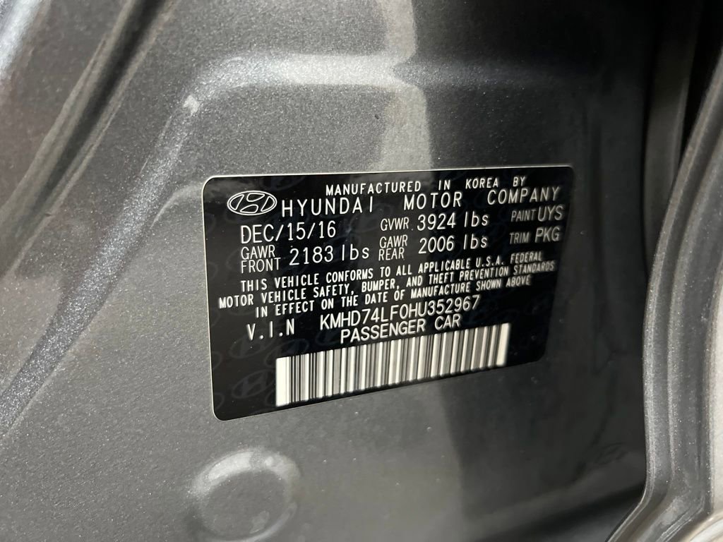 Used 2017 Hyundai Elantra SE image 32