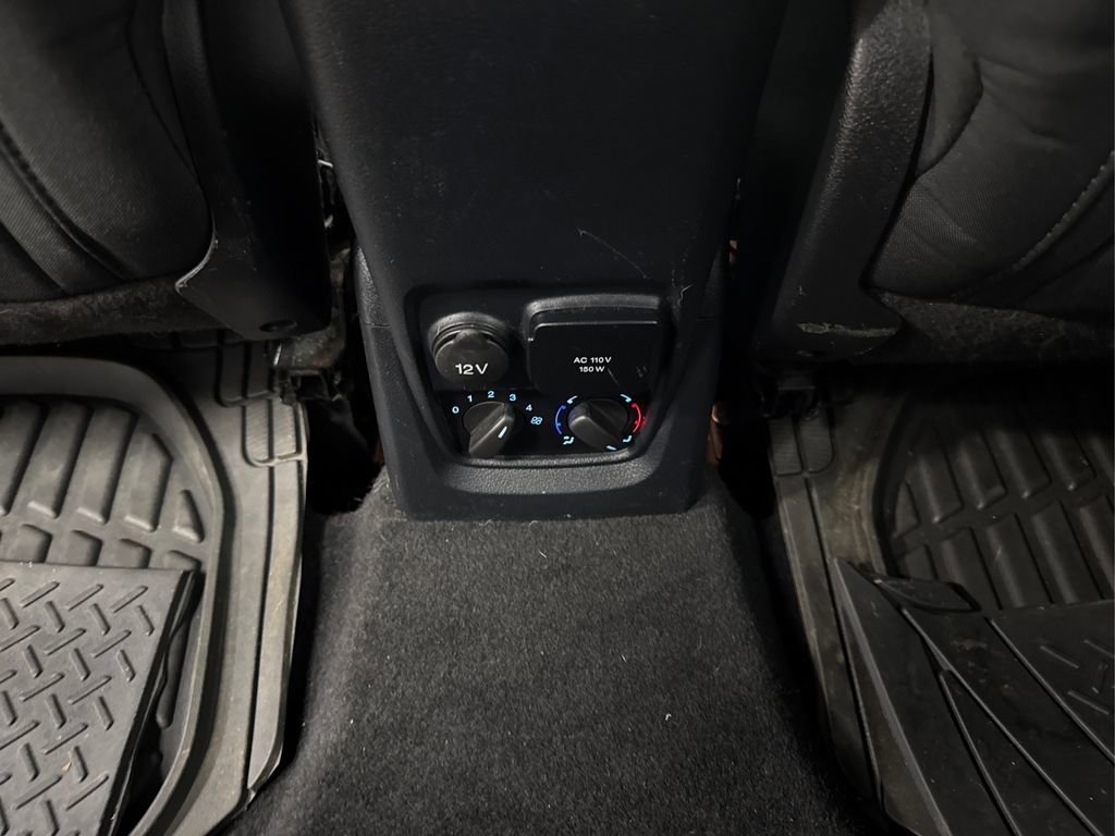 Used 2019 Ford Transit Connect XLT image 30