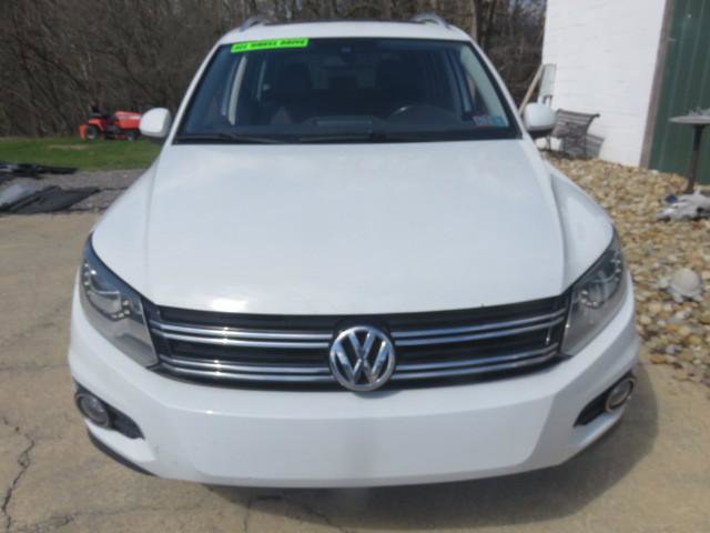 Used 2017 Volkswagen Tiguan SEL AWD/4WD image 2