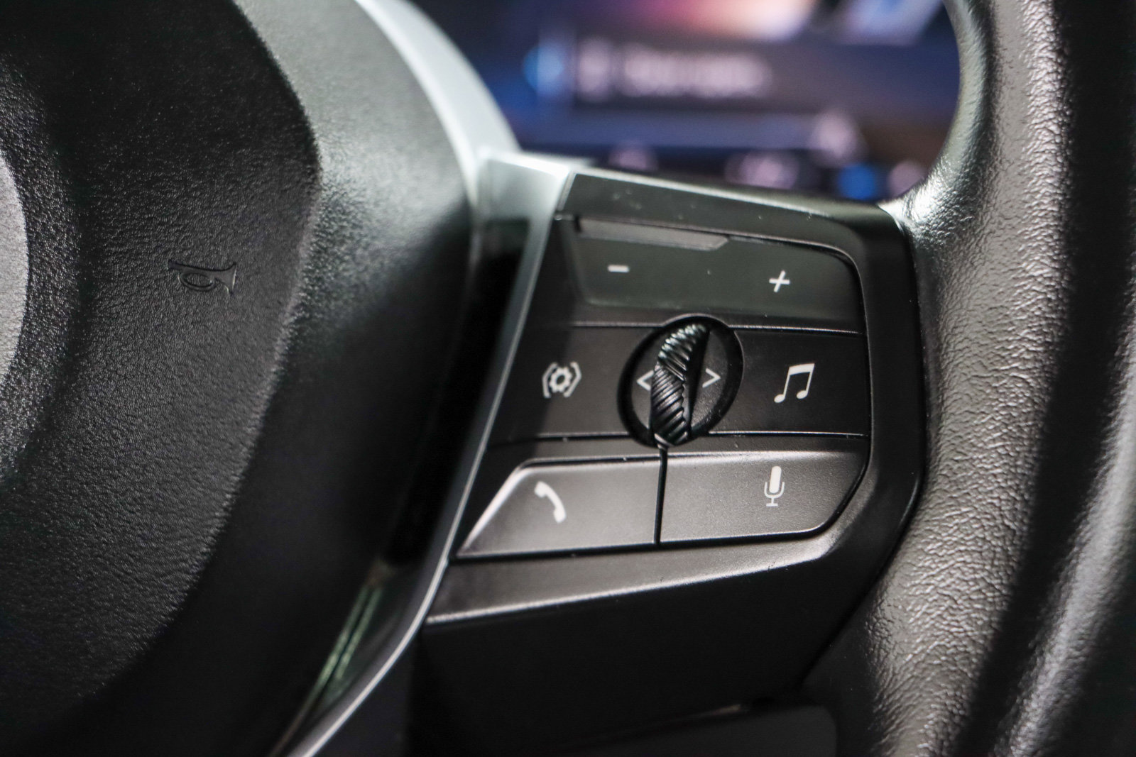 Used 2023 BMW X1 xDrive28i w/ Premium Package image 14