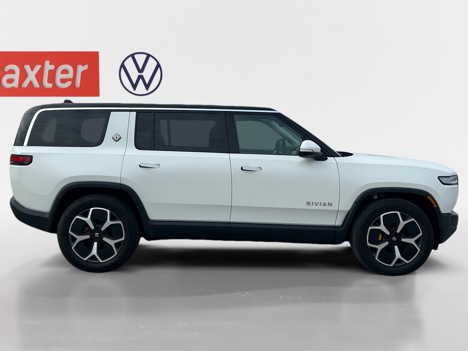 Used 2024 Rivian R1S Adventure image 8