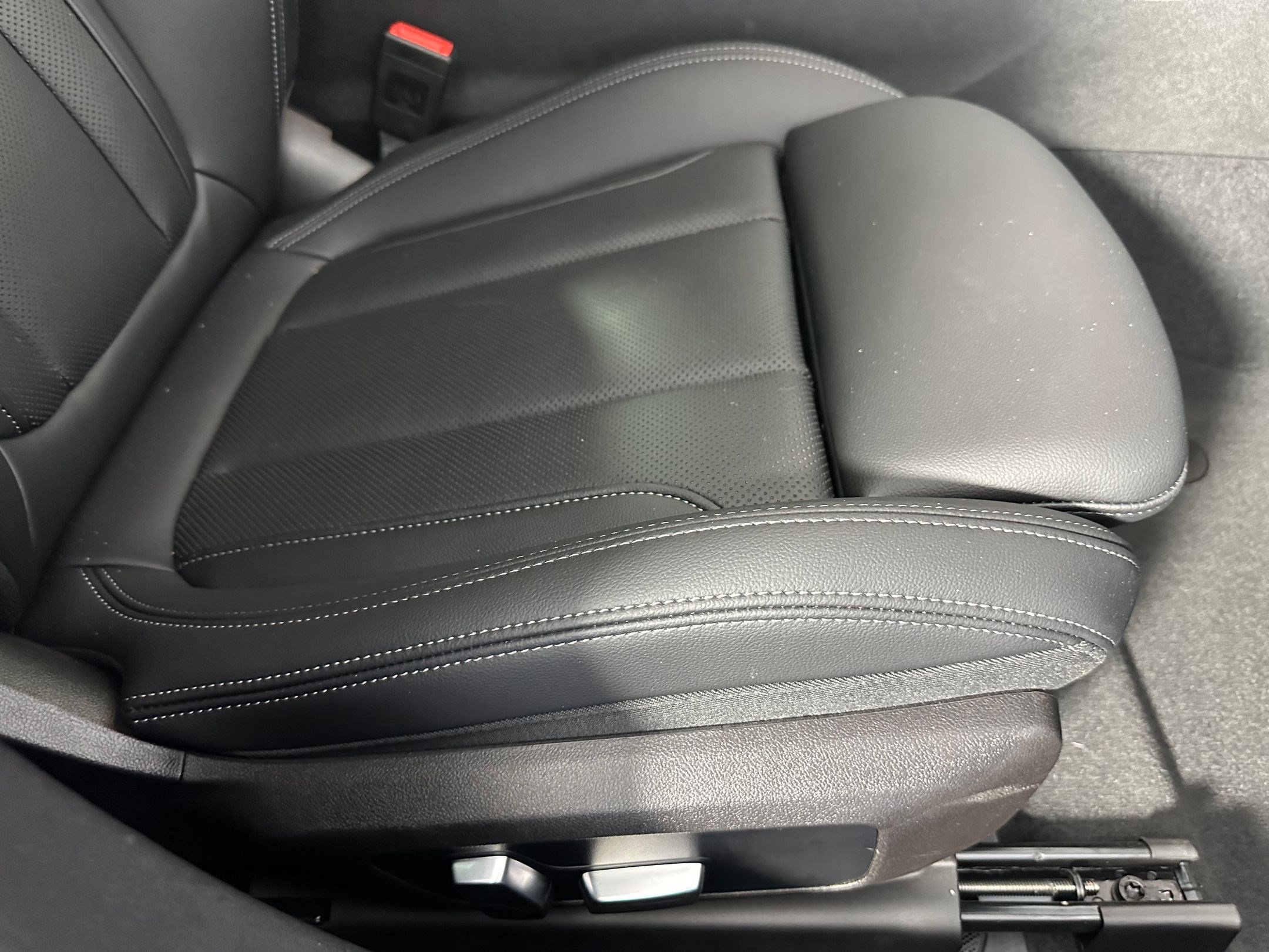 Certified 2023 BMW 330i Sedan w/ M Sport Package image 32