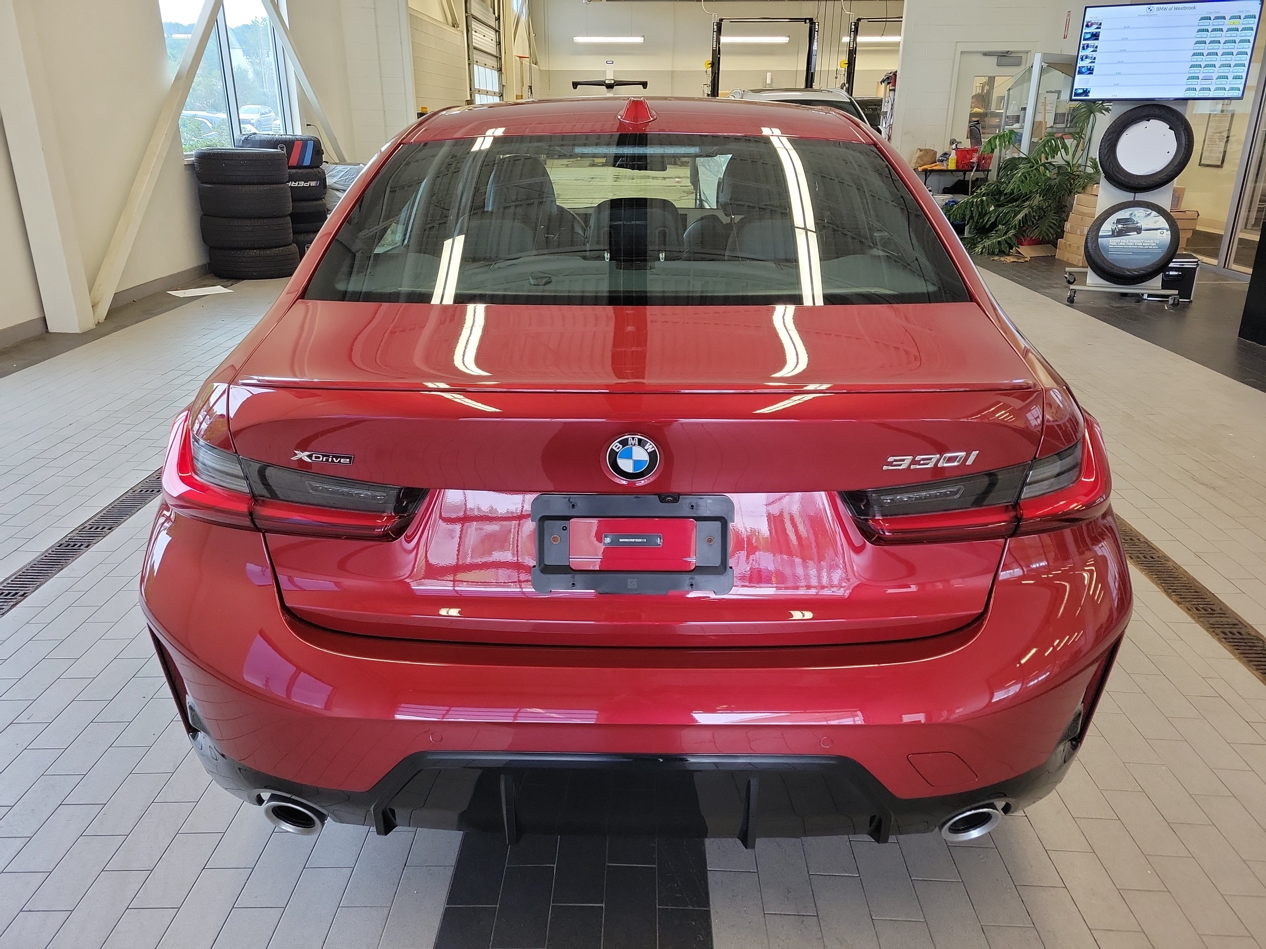 Used 2026 BMW 330i xDrive Sedan w/ M Sport Package AWD/4WD image 6