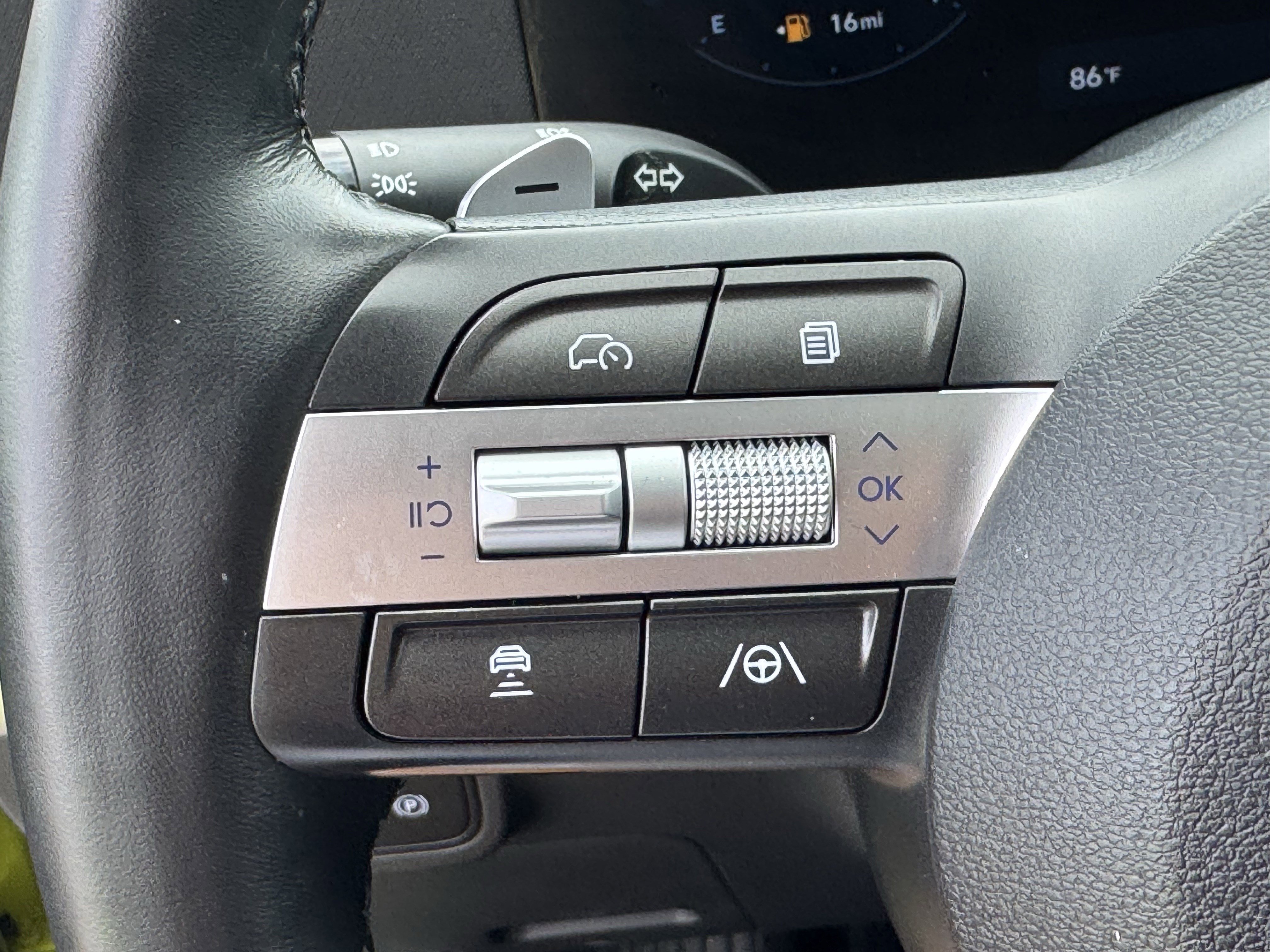 Used 2024 Hyundai Kona Limited FWD image 25