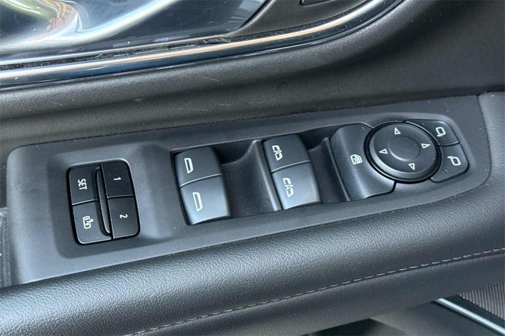 Used 2024 Chevrolet Suburban LT image 17