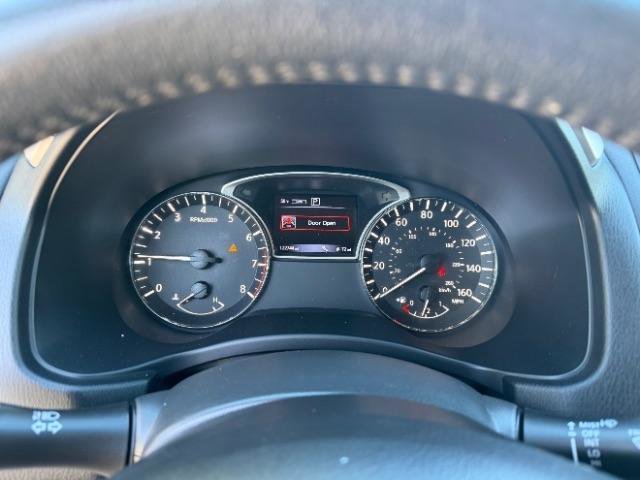 Used 2016 Nissan Pathfinder Platinum w/ Family Entertainment Package AWD/4WD image 19