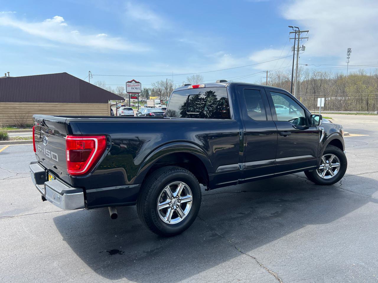 Used 2021 Ford F150 XLT w/ Equipment Group 301A Mid RWD image 8