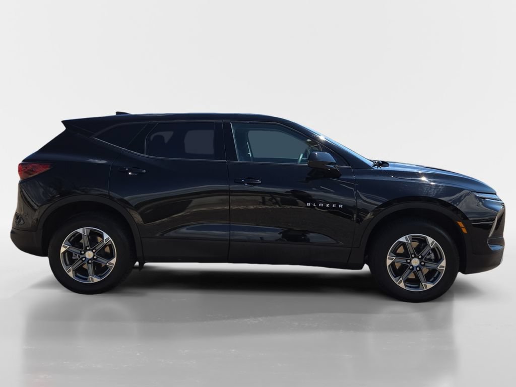 Used 2025 Chevrolet Blazer LT AWD/4WD image 6