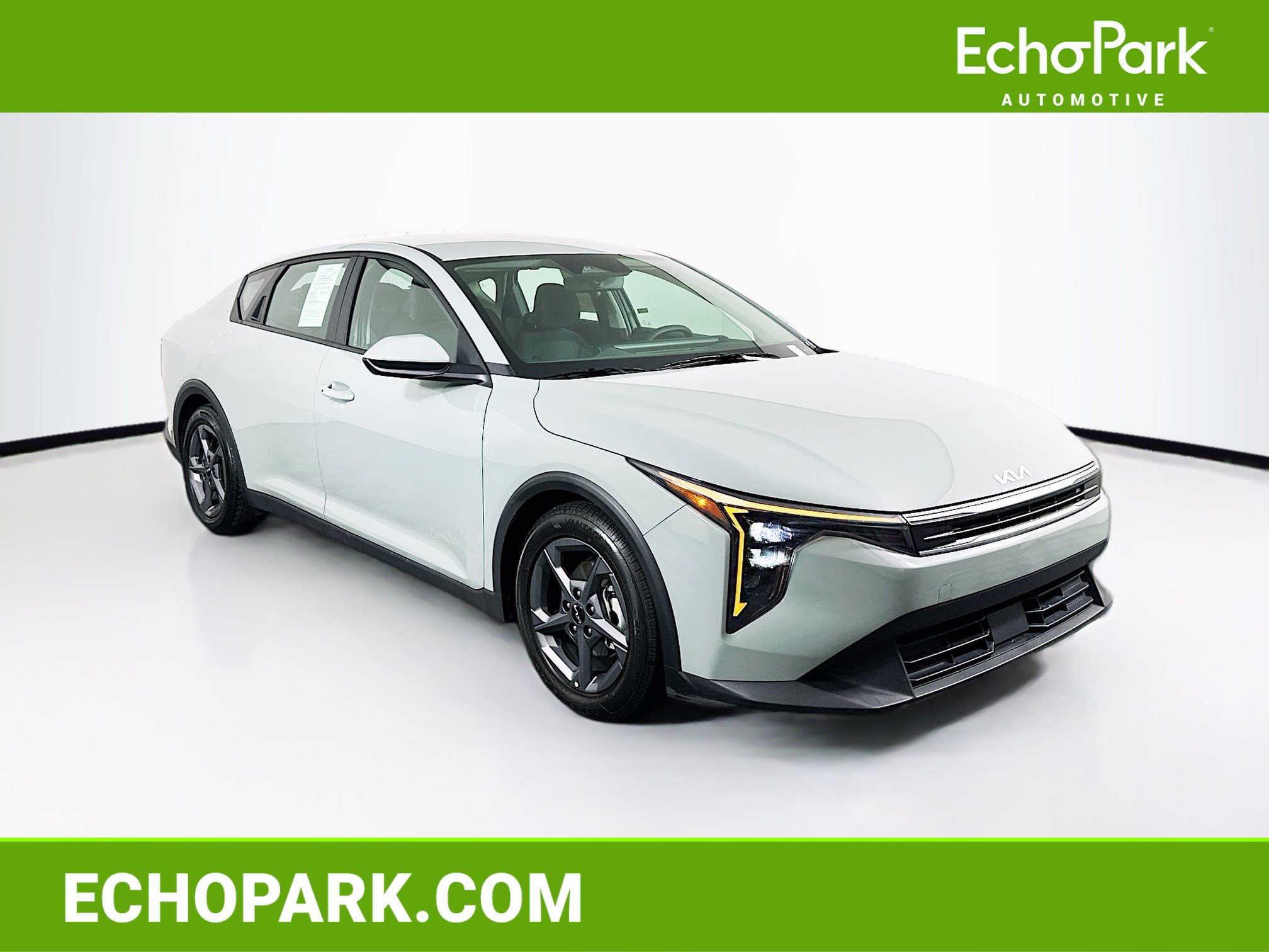 Used 2025 Kia K4 LXS image 1