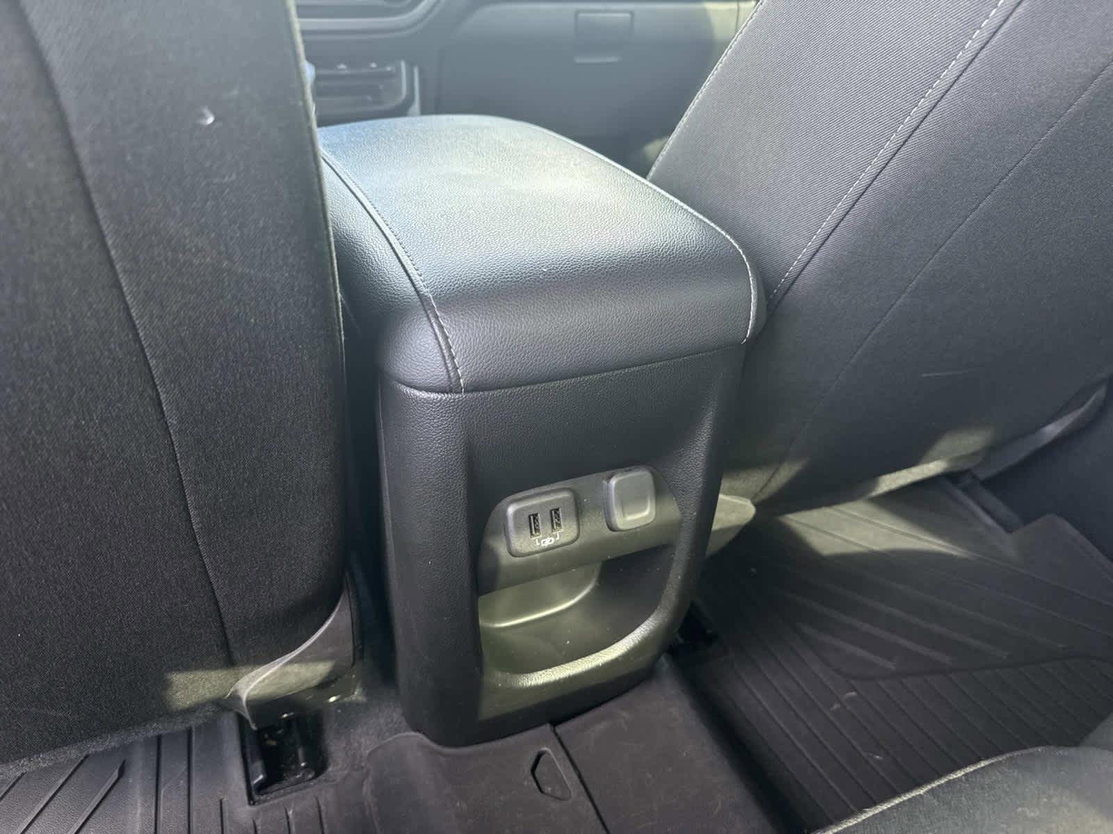 Used 2022 Chevrolet Colorado LT w/ LT Convenience Package RWD image 16