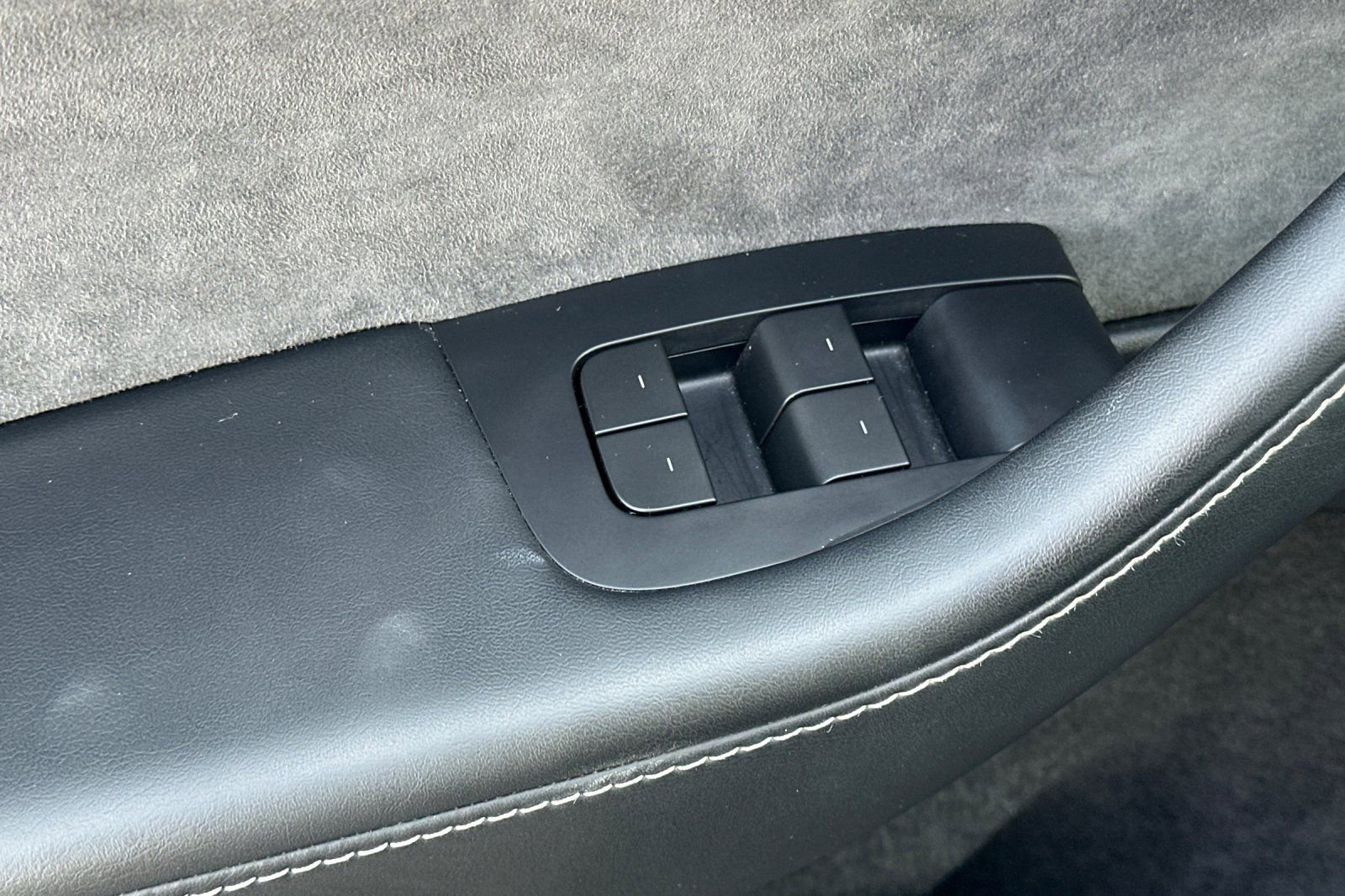 Used 2025 Tesla Model Y Long Range image 12