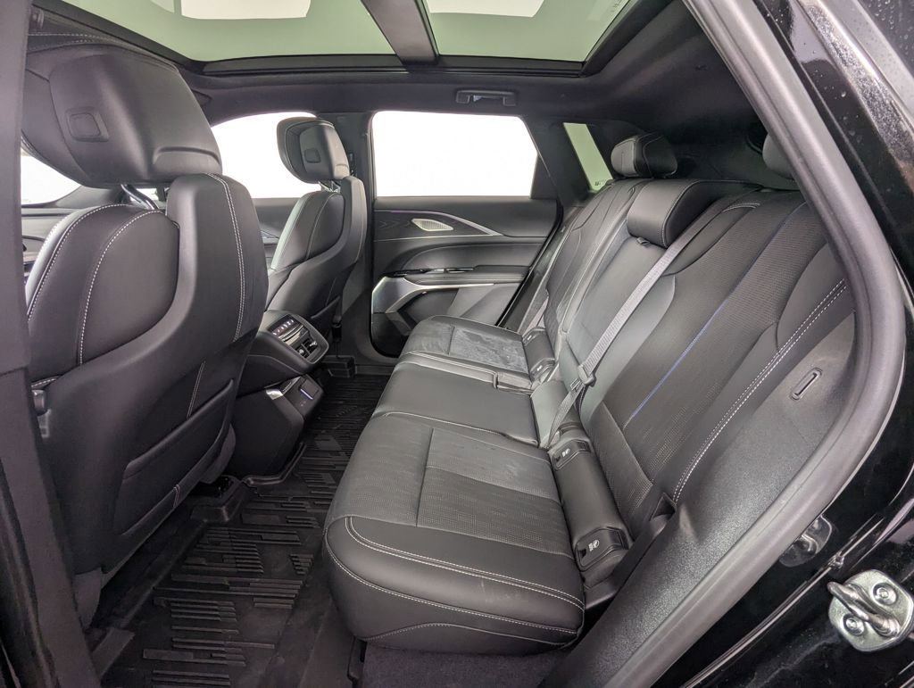 Used 2024 Cadillac Lyriq Luxury w/ LPO, Floor Liner Package image 14