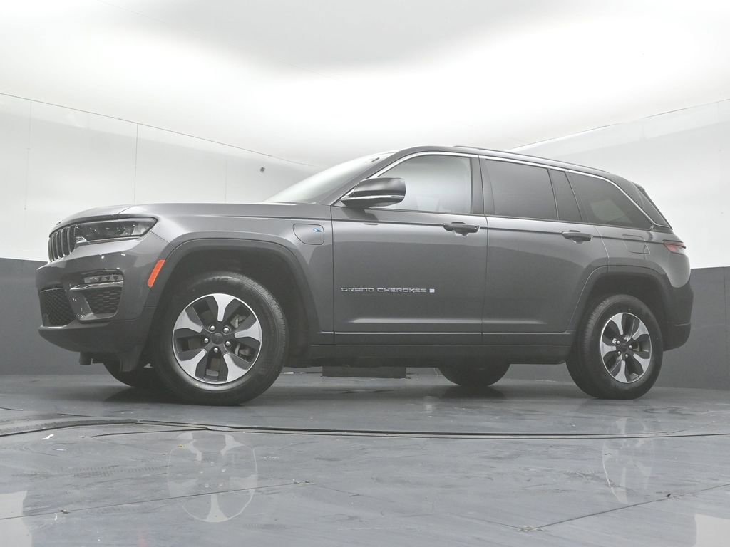 Used 2022 Jeep Grand Cherokee Limited 4xe image 41