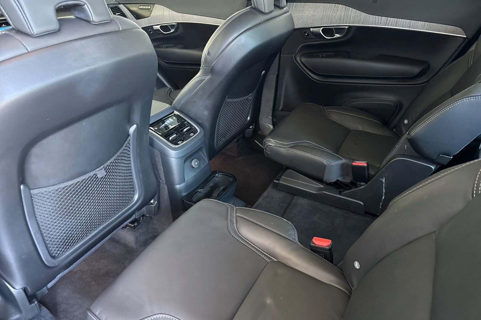 Used 2023 Volvo XC90 T8 Ultimate w/ Protection Package Premier image 4