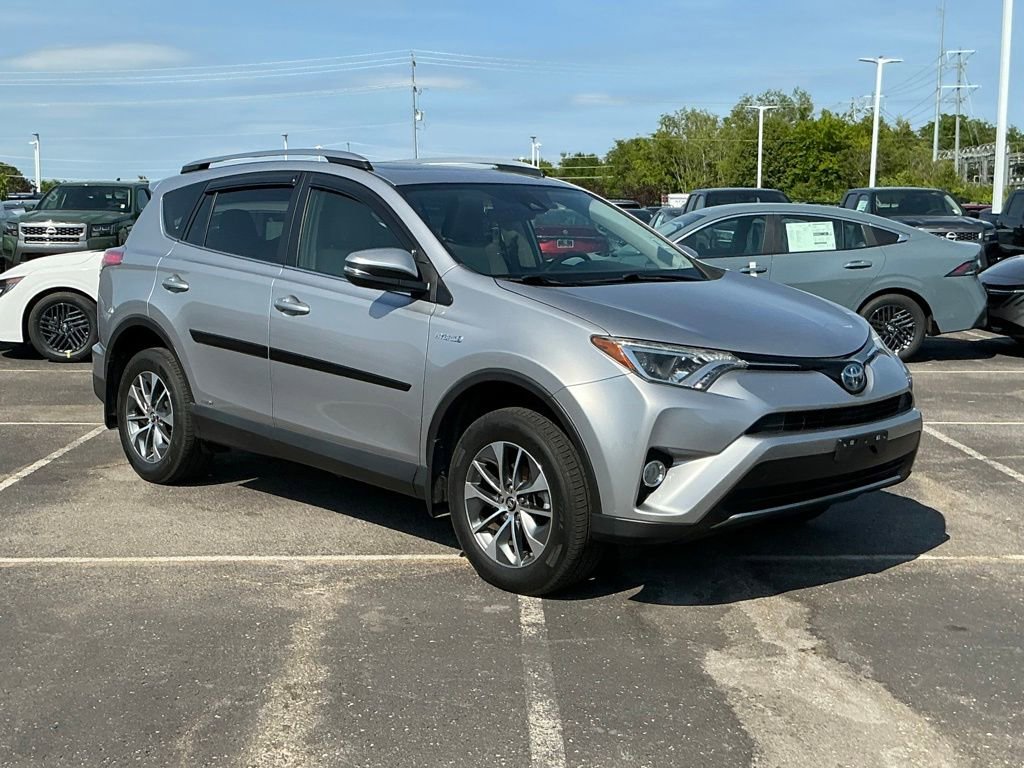 Used 2018 Toyota RAV4 XLE AWD/4WD image 8