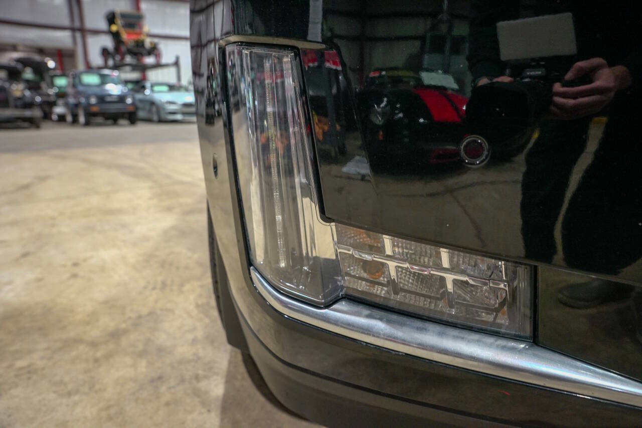 Used 2018 Cadillac Escalade ESV Luxury AWD/4WD image 32