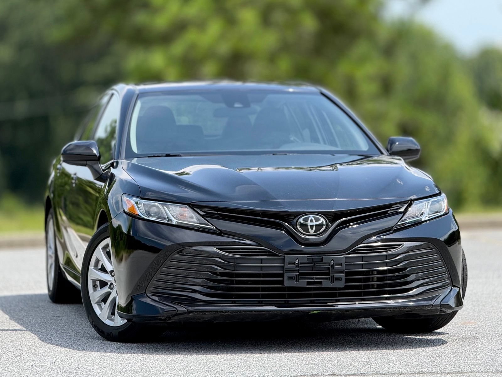 Used 2018 Toyota Camry LE FWD image 4