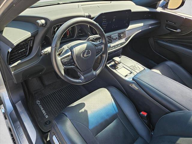 Used 2022 Lexus LS 500 w/ Cold Weather Package (CK) RWD image 9