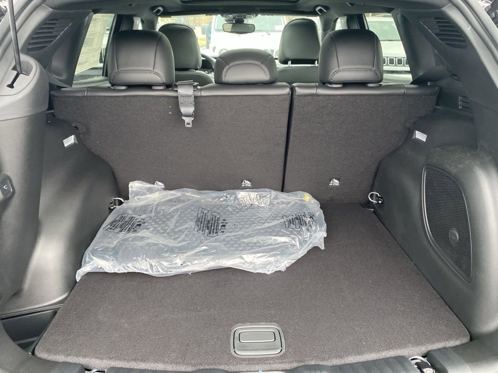 New 2026 Jeep Compass Latitude image 16