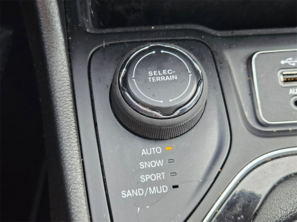 Certified 2022 Jeep Cherokee Limited image 30