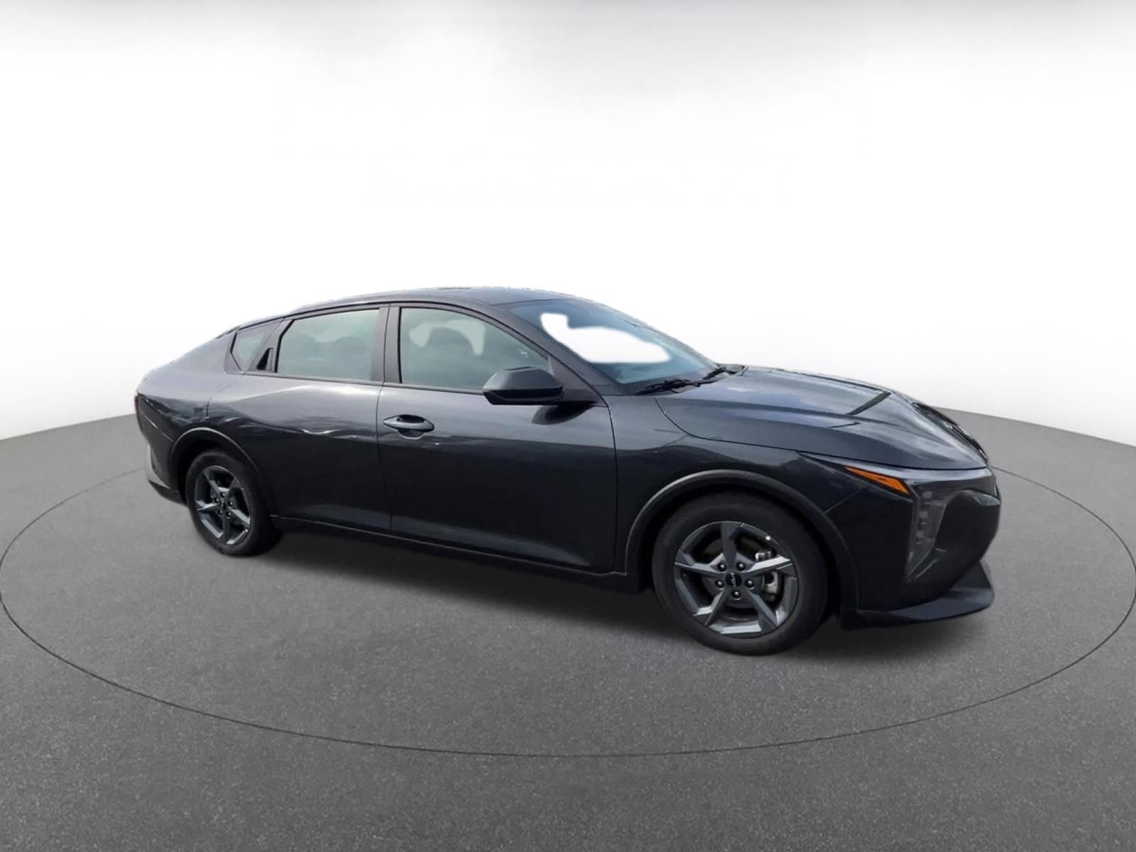 Used 2025 Kia K4 FWD image 2