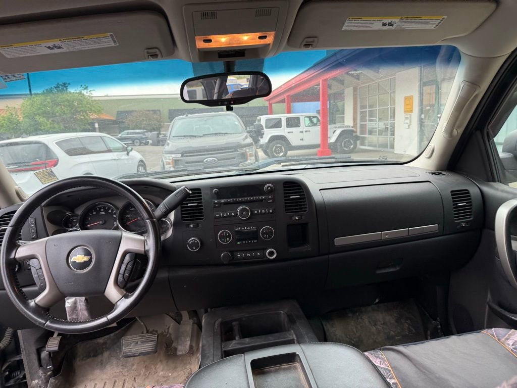 Used 2011 Chevrolet Silverado 1500 LT w/ All-Star Edition AWD/4WD image 11