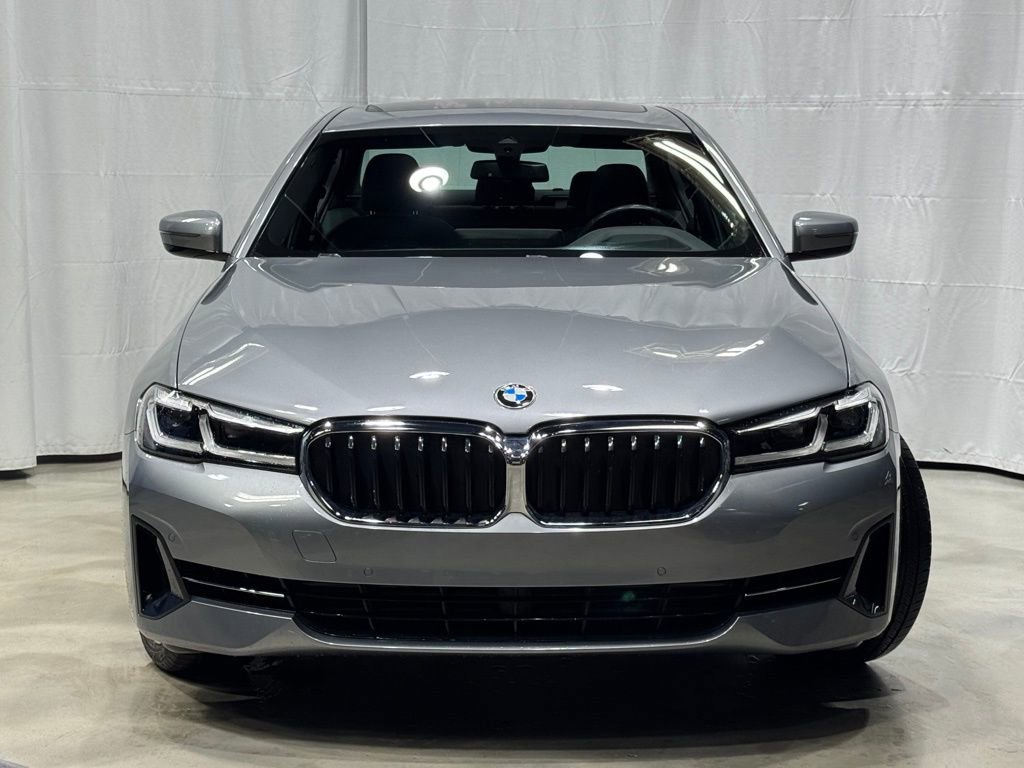 Used 2023 BMW 540i xDrive w/ Premium Package image 2