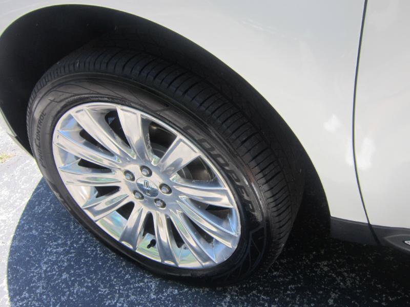 Used 2015 Lincoln MKX AWD w/ Equipment Group 102A image 25