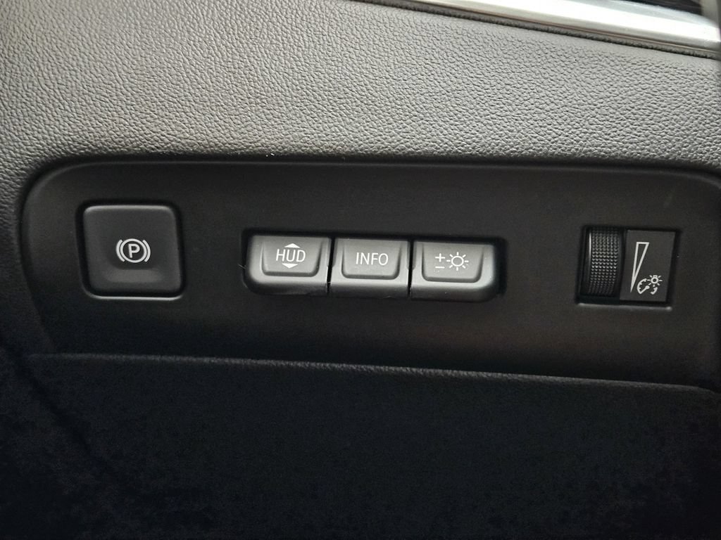 Used 2024 Buick Enclave Avenir w/ Avenir Technology Package AWD/4WD image 22