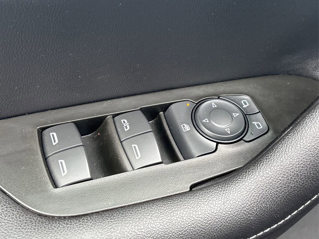 Used 2023 Chevrolet Blazer LT image 36