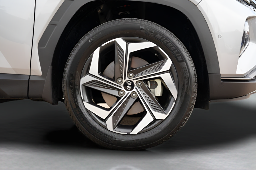 Certified 2022 Hyundai Tucson Limited w/ Winter Package AWD/4WD image 9