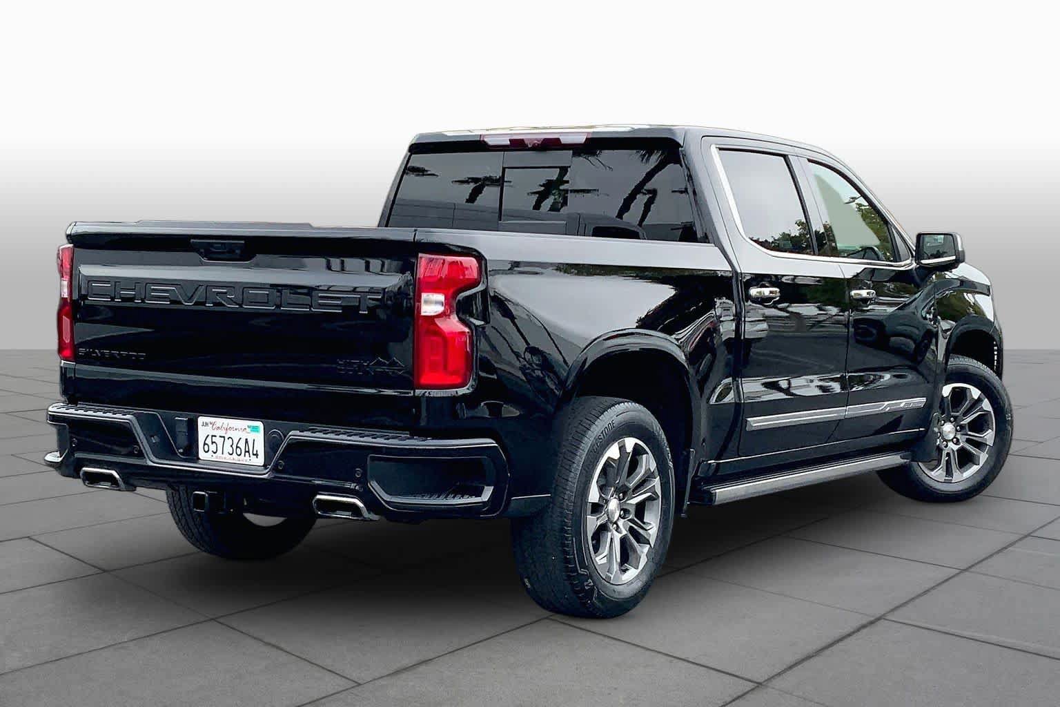 Used 2024 Chevrolet Silverado 1500 High Country w/ Technology Package RWD image 12
