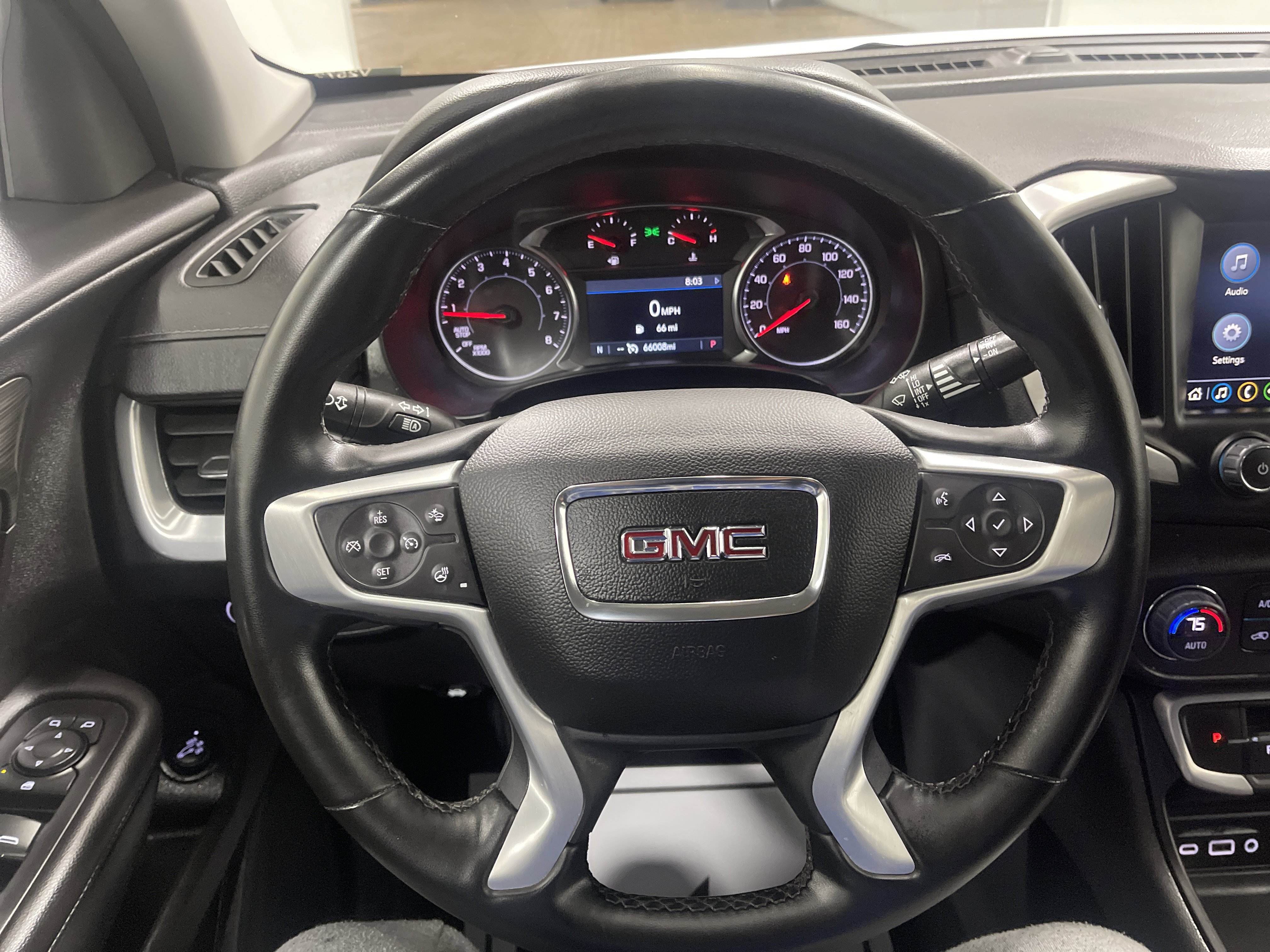 Used 2024 GMC Terrain SLT image 31