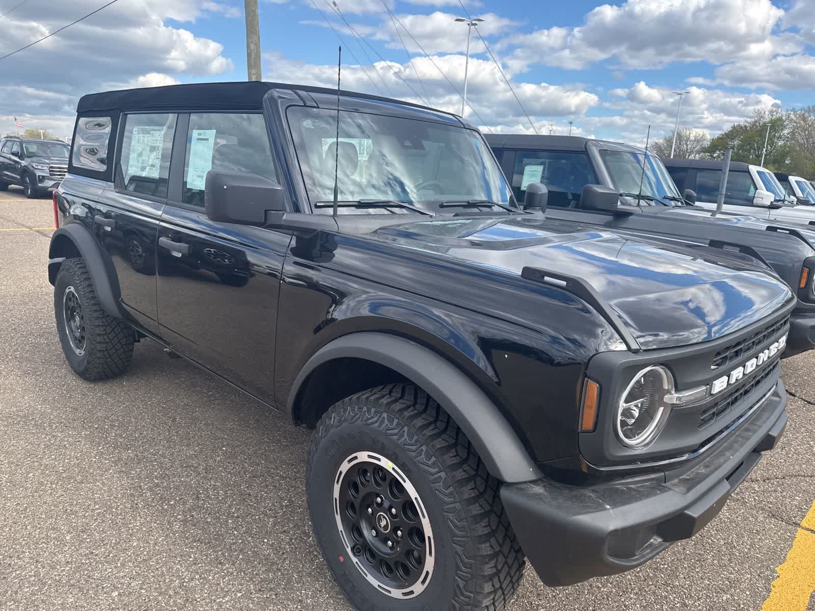 New 2026 Ford Bronco 4-Door AWD/4WD image 11