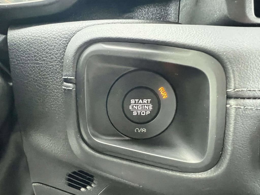 Used 2025 Jeep Wrangler Rubicon w/ XTREMEE 35" Tire Package image 32