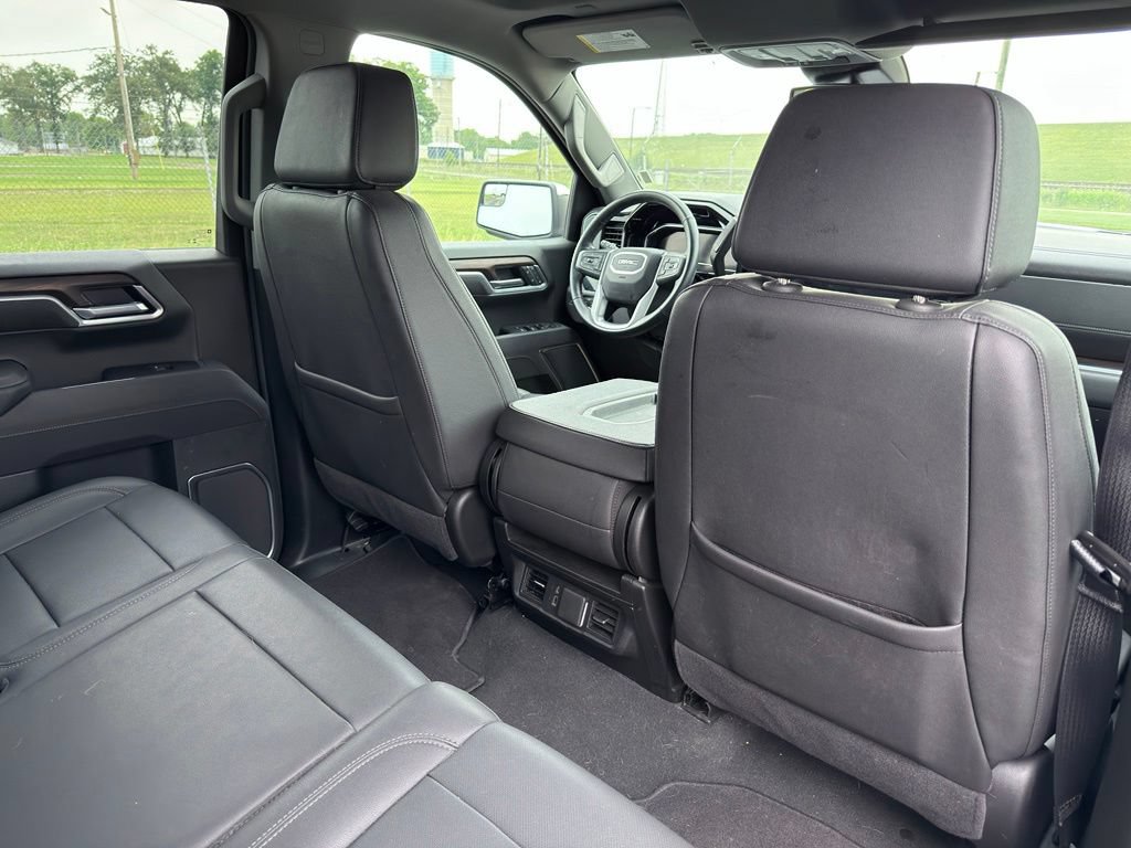 Used 2025 GMC Sierra 1500 SLT AWD/4WD image 29