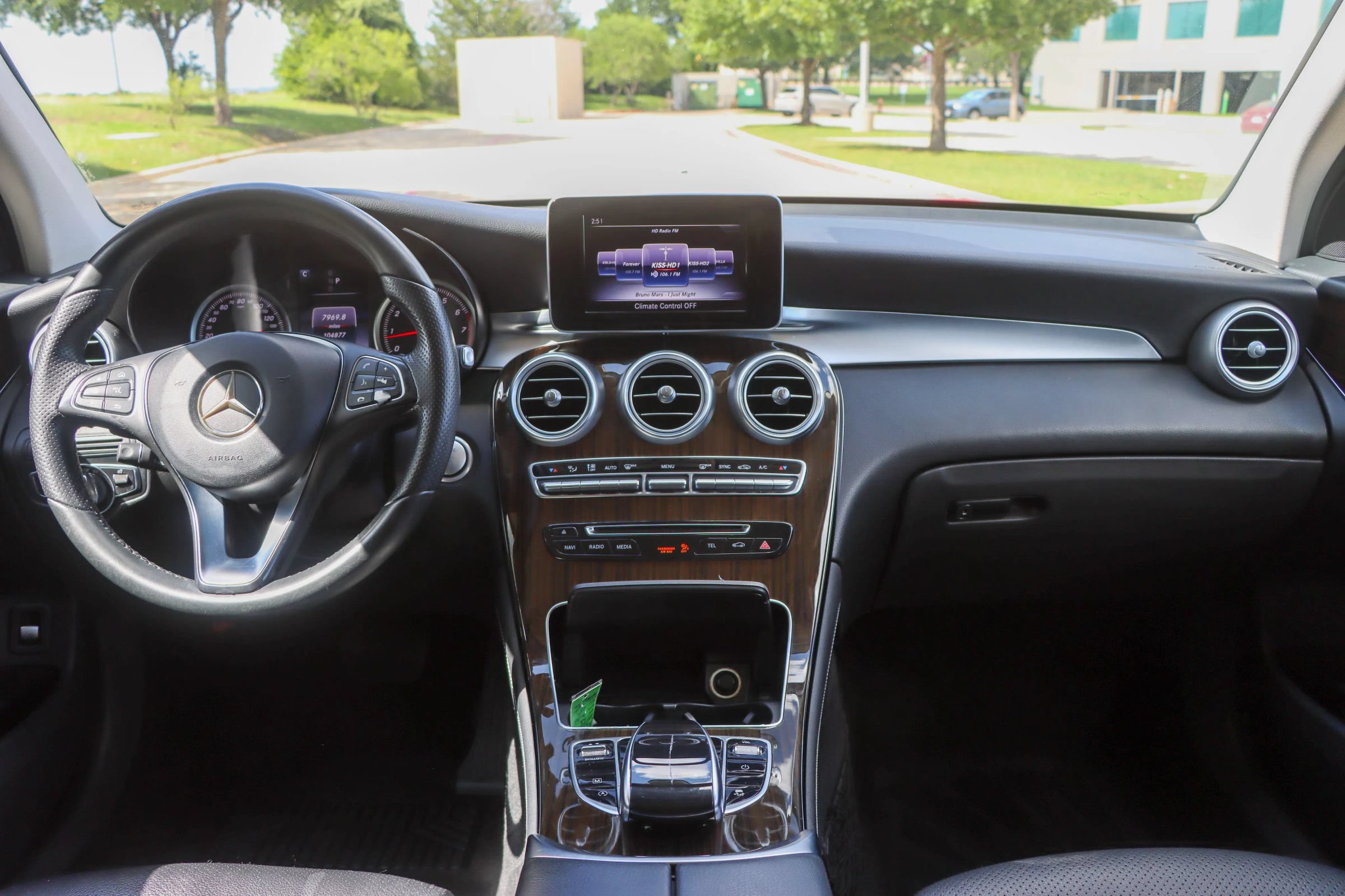 Used 2016 Mercedes-Benz GLC 300 w/ Premium Package image 25