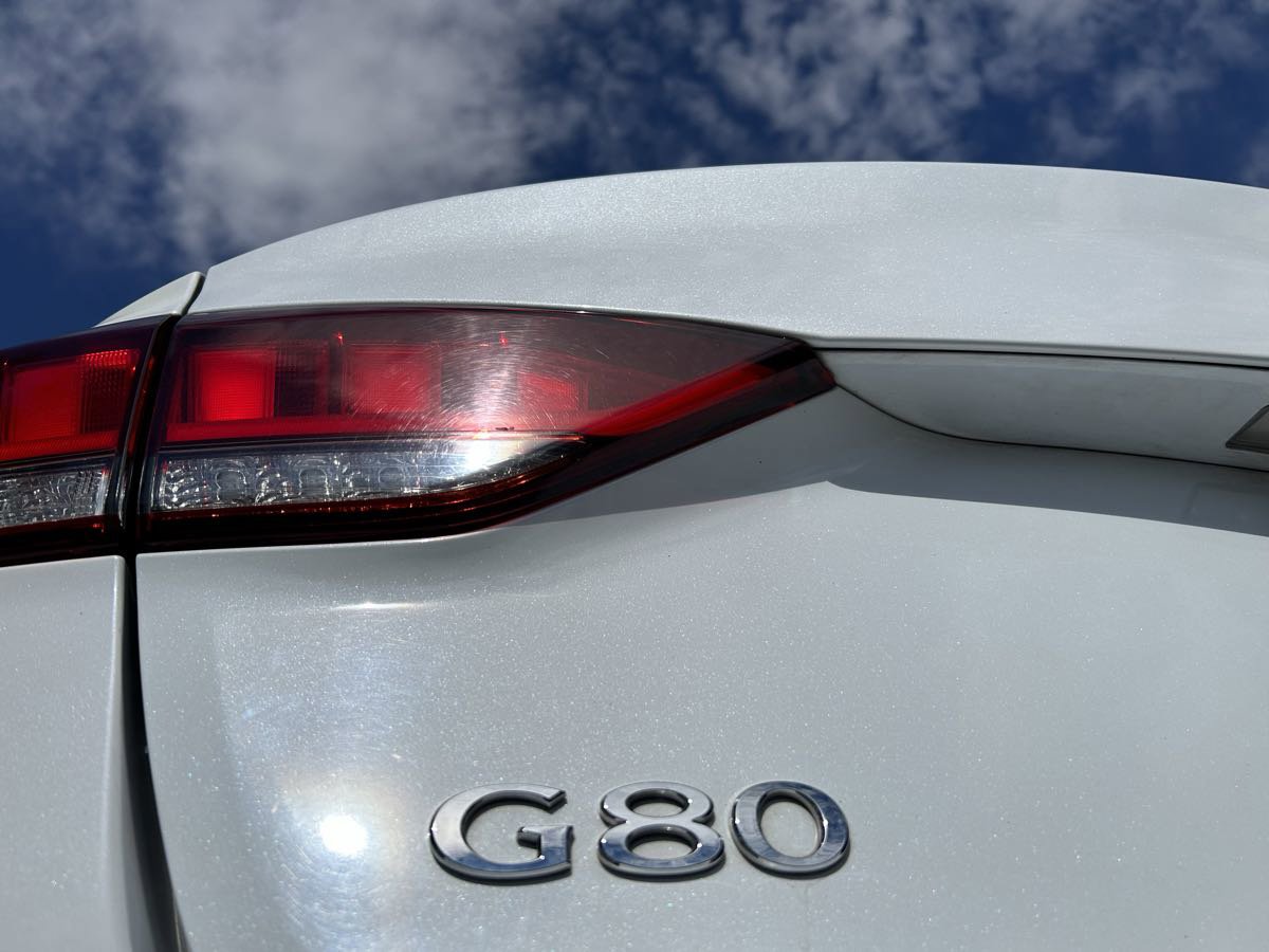 Used 2018 Genesis G80 3.8 RWD image 11