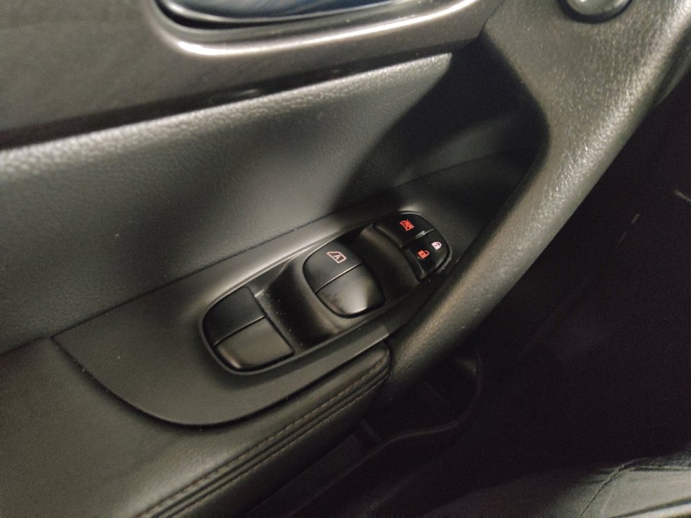 Used 2019 Nissan Rogue SV w/ Premium Package image 27