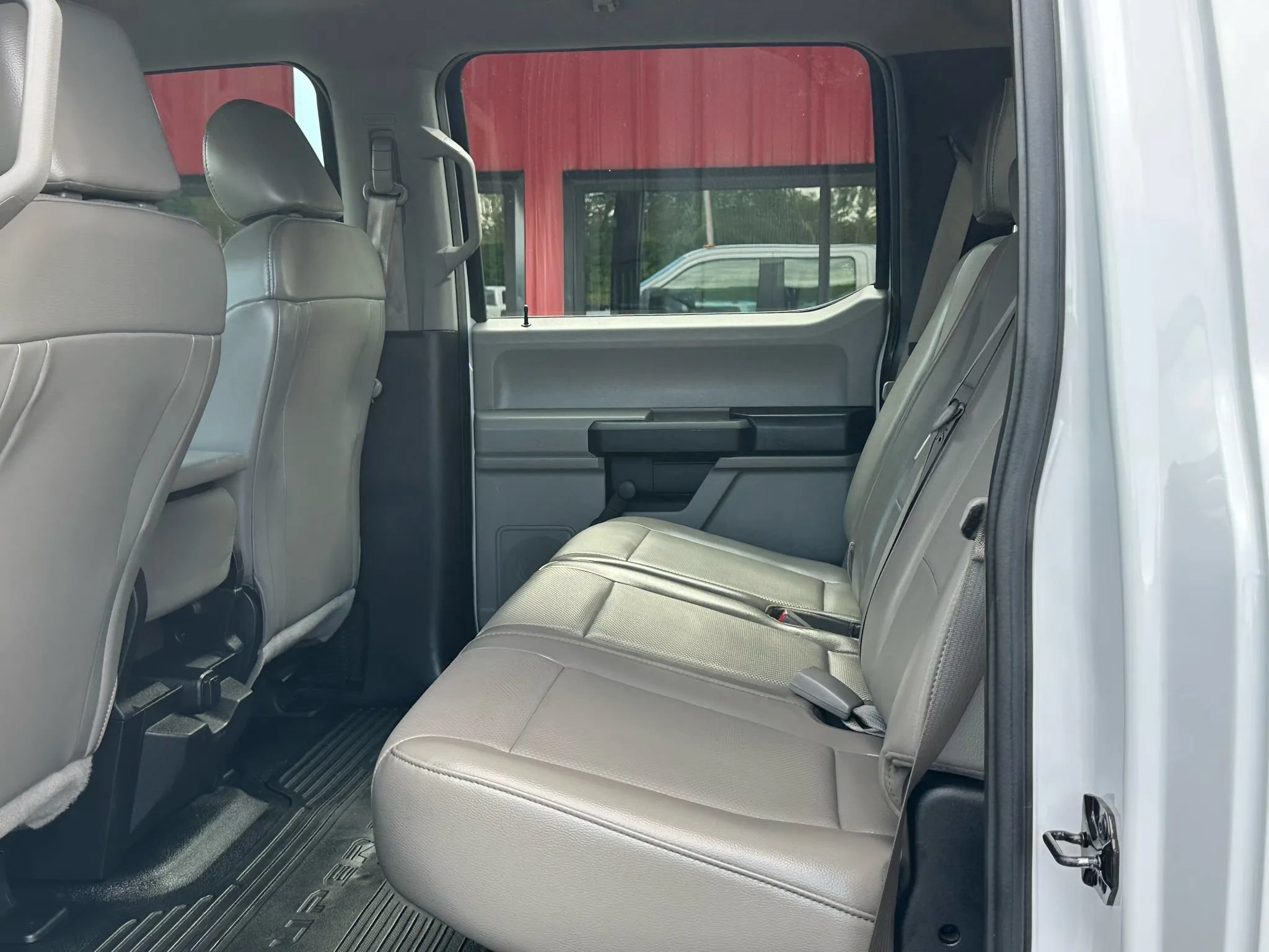 Used 2017 Ford F550 4x4 Crew Cab Super Duty image 15
