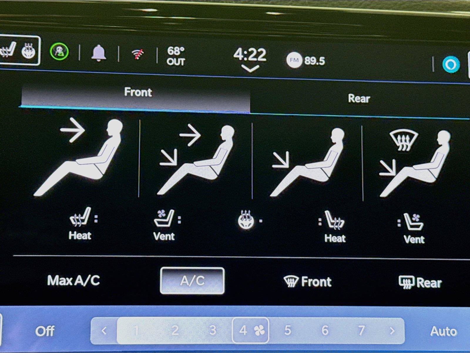 Used 2025 Chrysler Pacifica Limited FWD image 16
