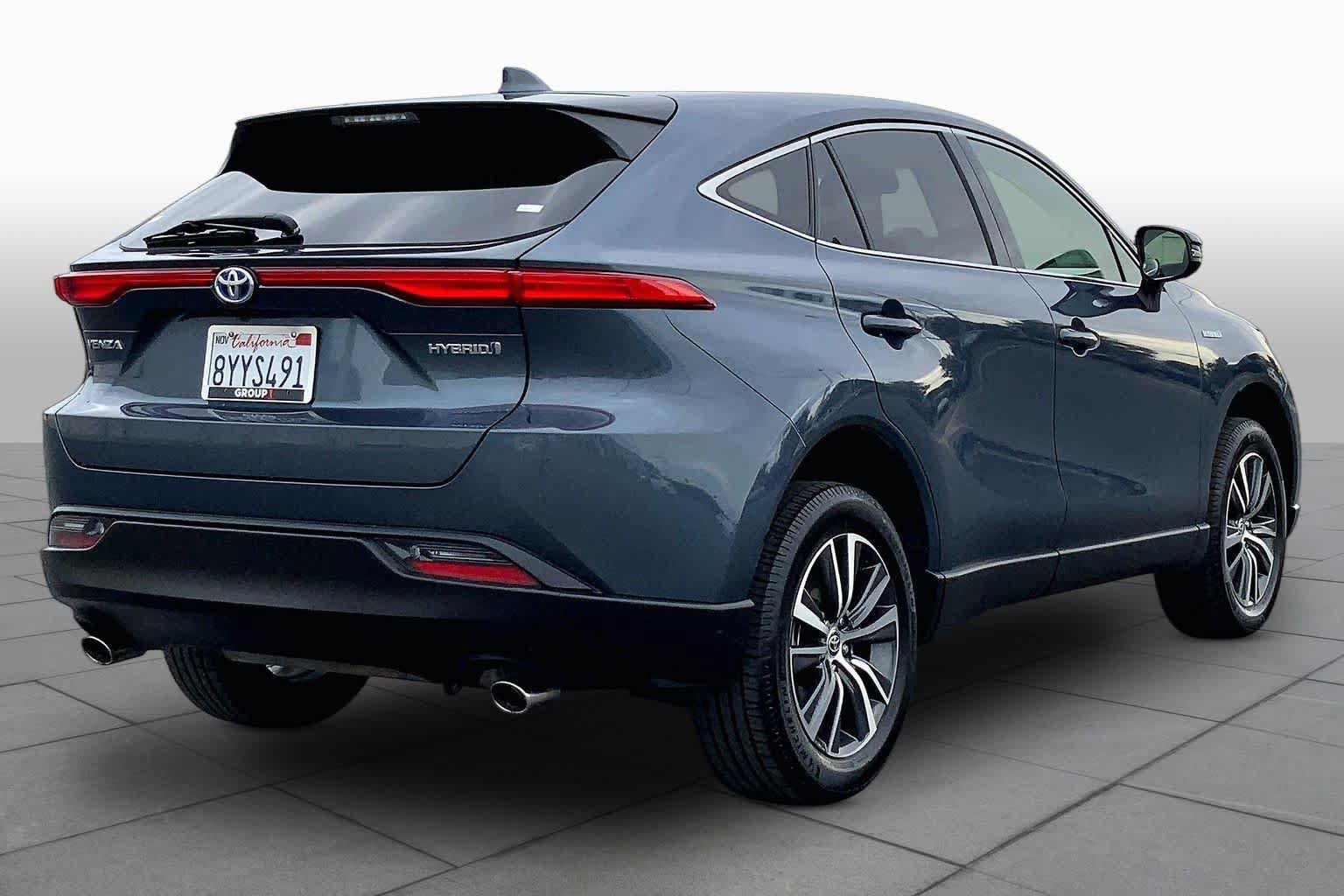 Used 2021 Toyota Venza LE AWD/4WD image 12