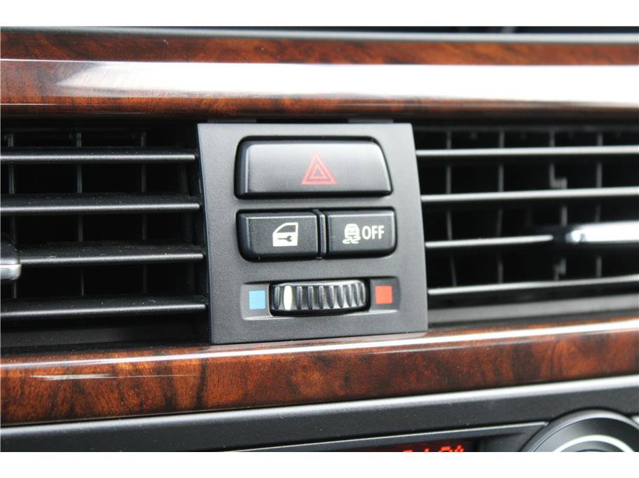 Used 2011 BMW 328i xDrive Wagon image 26