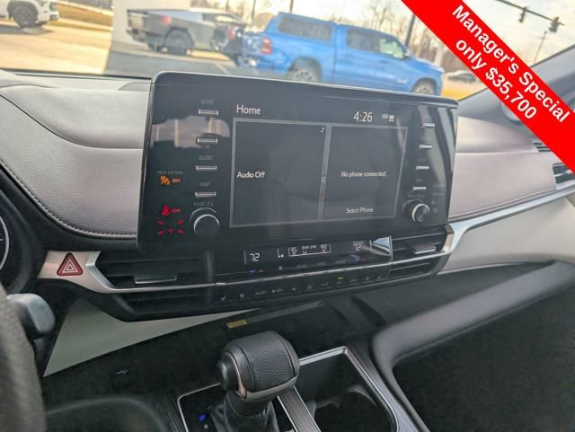 Used 2021 Toyota Sienna Platinum image 17